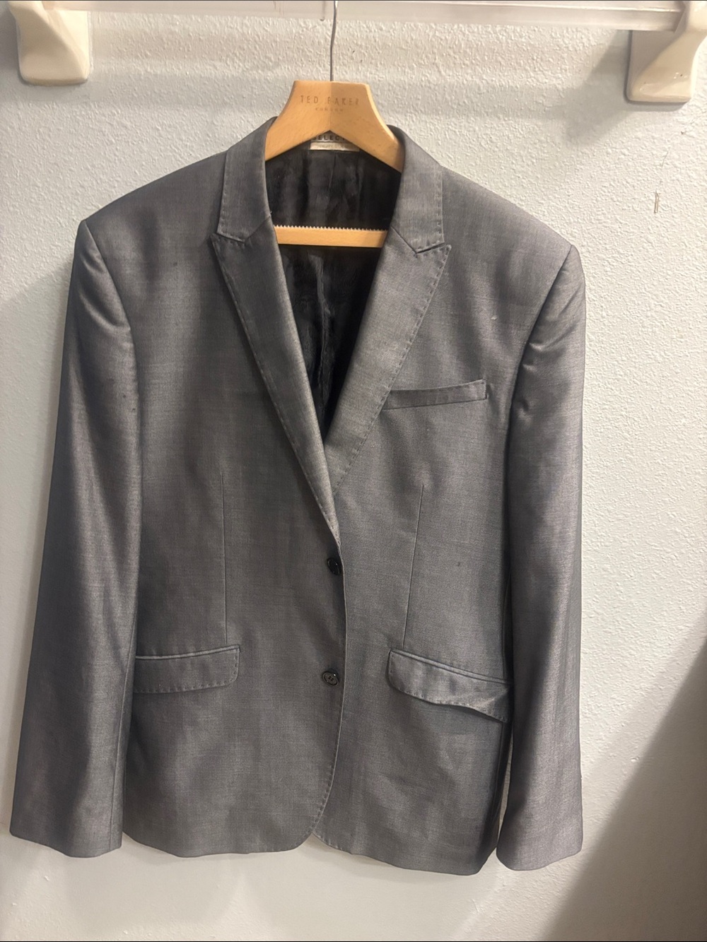 Men's Gray Two-Button Sport Coat - Classic Tailored Style